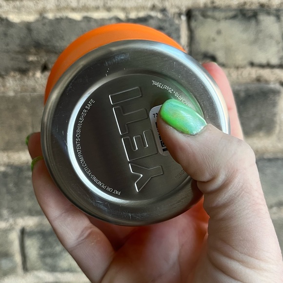 NWT YETI king crab orange RAMBLER 25oz
739 ML STRAW MUG
WITH STRAW LID - Picture 10 of 12